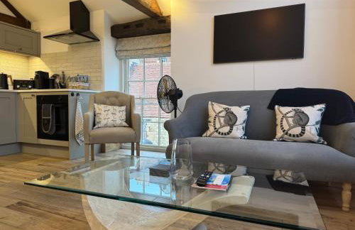 The Menagerie - Photo 17