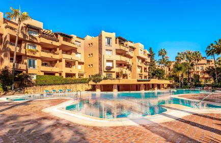 VACATION MARBELLA l Golden Mile Oasis l Family friendly l Next to the beach and Puente Romano l 24-7 Security - Foto 38