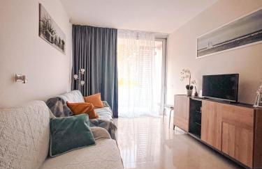 Apartment Mare45 - 10 minutes walk from the beach with one private ombrella and two sun-beds - Foto 1