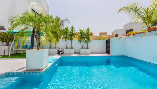 STYLISH VILLA 2018,POOL,3B.R.WIFI,NETFLIX - Foto 5