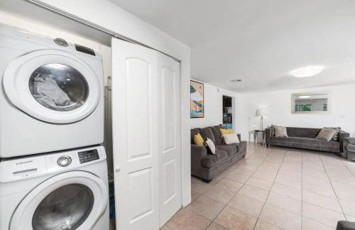 3BR 2BA Home in Palm Springs with Private Pool - Foto 25