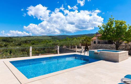 VILLA AGAPE - Three bedroom villa on 15k m2 olive grove - Incredible 360 view - Free parking - Private pool and jacuzzi - Foto 72