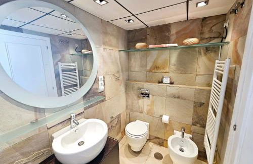 AMAZING ATTIC in City Center by SunCastle Apartamentos - Foto 14