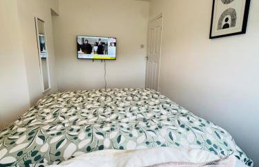 Swanky Dudley Retreat - Foto 17