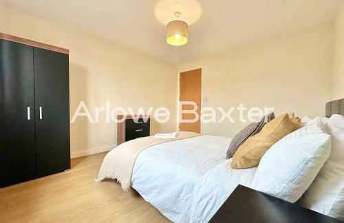 Modern 4-Bedroom House, Families and Contractors - Foto 13