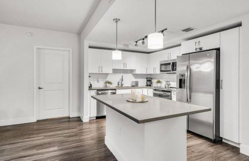 Comfort and Convenience 2BR Unit with Free Parking - Foto 2