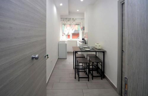 Dimora di Antonietta Room - near Train Station & Wi-Fi - Foto 9