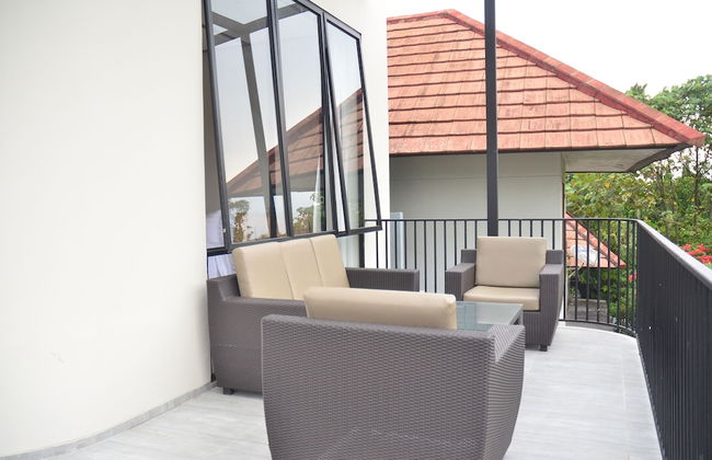 Maplewood Mountain 9BR with Heated Pool - Photo 25