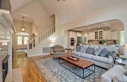 Chic Sky Valley Resort Home on Golf Course! - Foto 10