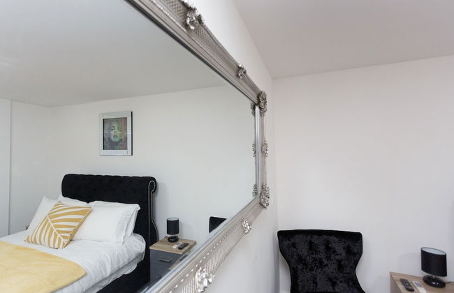 Live in Leeds Greenhill Bungalows - Photo 7