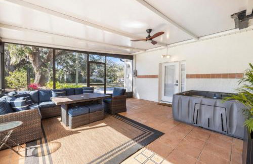 2 King Suites - Hot Tub - Large Patio - Sleeps 12 - Foto 4