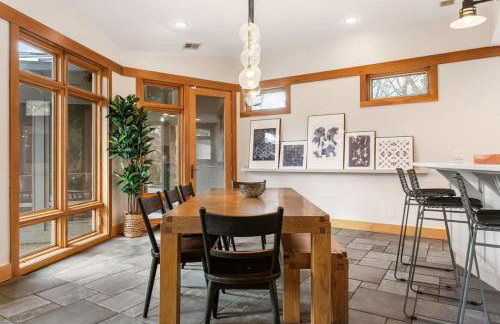 Beautiful Lakescape-4 BR Home with Heated Pool & Rec Space-Family Friendly - Foto 7