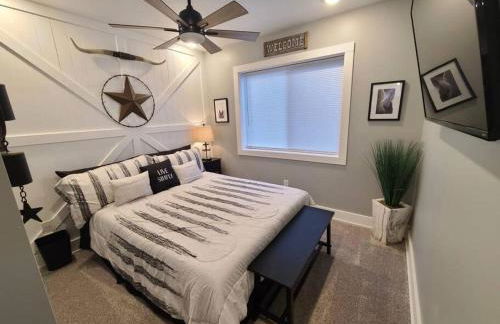 Newly Built Waterfront home w/Amazing Views - Foto 32