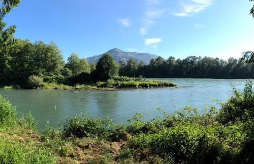 Riverfront Getaway on the Wild and Scenic - Foto 38