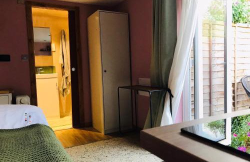 Garden Studio Annex w/free parking - Foto 4