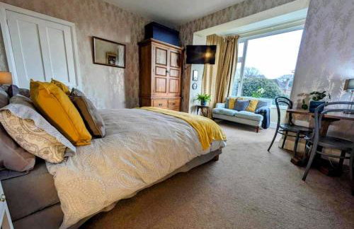 Super sunny studio with own terrace & parking - Photo 1