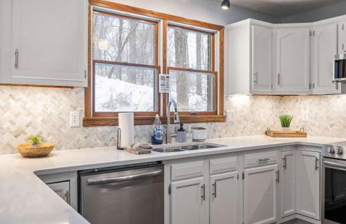 Legacy Farm Retreat Cozy Stay - Photo 11