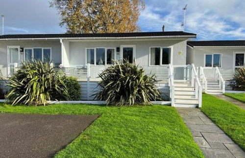 Overlooking the Norfolk Broads - Foto 1