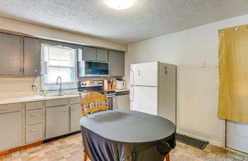 3 Mi to Dtwn Fort Wayne Home with Deck and Yard! - Foto 10