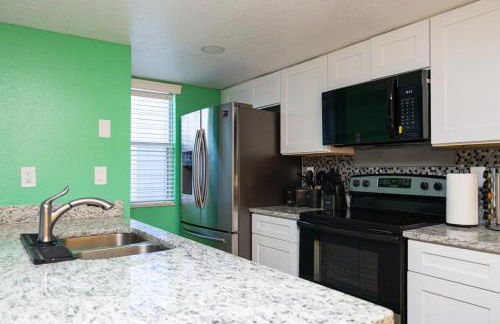 3BR Disney Home with Pool , Arcade and Hot Tub - Photo 26