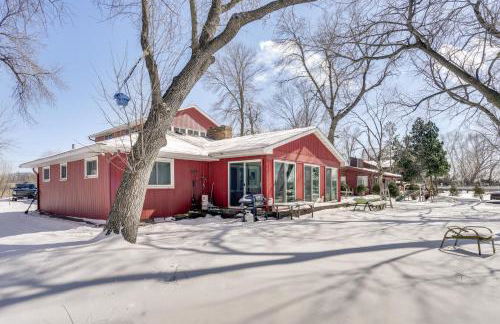 Waterfront Forest Lake Studio with Shared Dock! - Foto 21