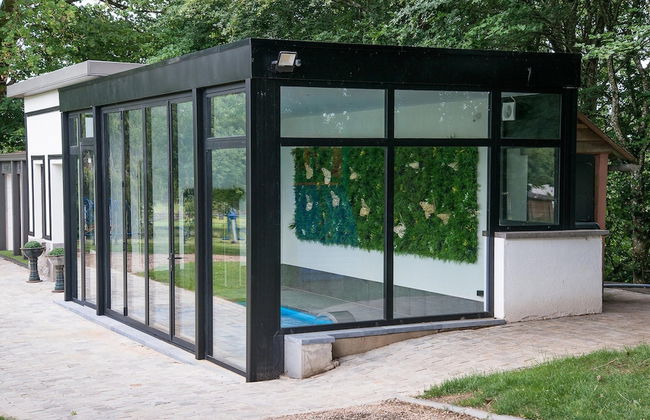 Magnificent Luxury Chateau in Vast Garden with Sauna & Hot Tubs - Photo 50