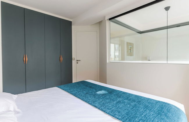 Newly Renovated Loft Bastille - Photo 3