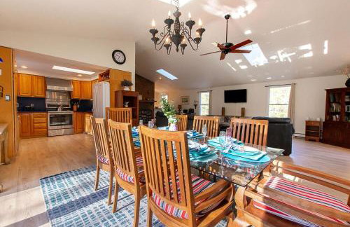 Large Home w Fire Pit and Dogs Welcome - Foto 14