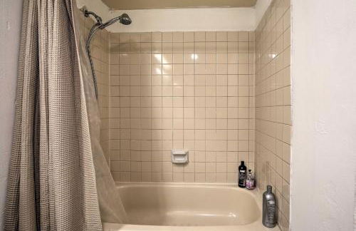 Heart of Seattles Suburbs! Family-Friendly Condo - Foto 17