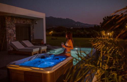 Aphrodite Luxury Suites, Private Heated Pool & Jacuzzi -Romantic Escape for Couples - Photo 73