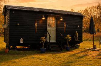 Mountbatten Shepherds hut & Buckhurst Shepherds hut - Photo 3