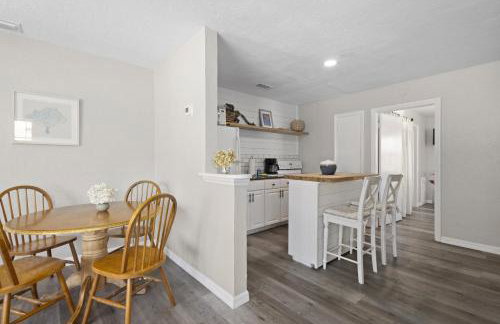 Comfortable Near AMI Patio BBQ - Foto 11