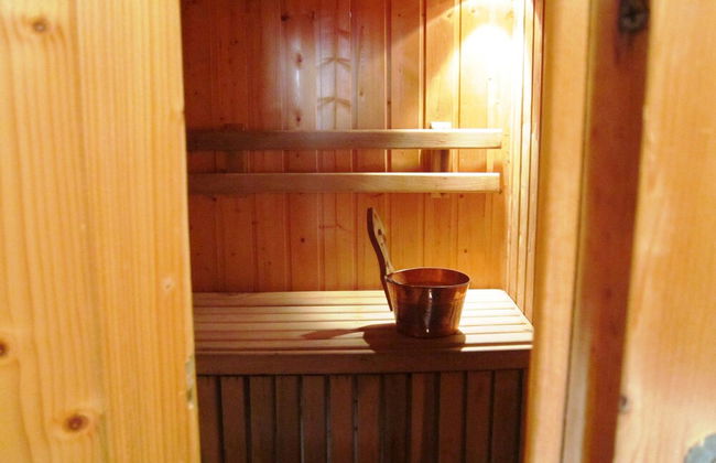 Combine City & Countryside in Well Kept House With Many Games, Next to a Farm - Foto 21