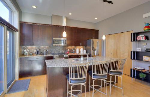 Downtown Condo with Rooftop Patio and City Views! - Foto 12