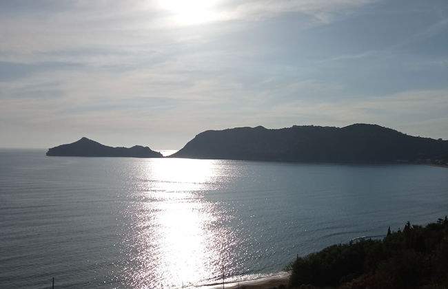 Agios Georgios - 2 Beds - Sleeps 5 - Free Parking - Foto 24