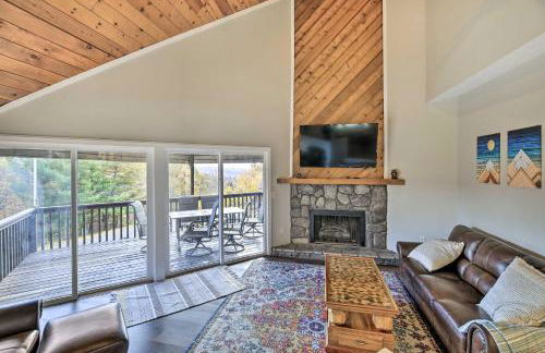 Deck and Mtn Views Fain Chalet in Kingsport - Foto 1