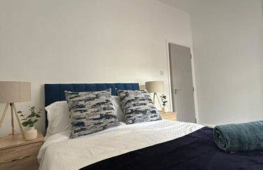 Spacious 3BR Home in Runcorn | Sleeps Large Groups - Foto 9