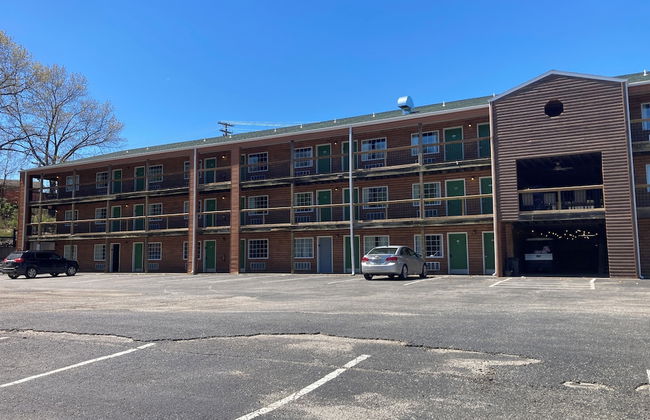 Gold Suites Rentals - Photo 19