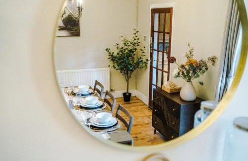 Cosy 3-Bed, Sleeps 5, Free Parking, Long and Short Stays - Photo 6