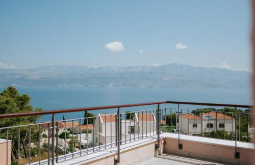 Villa Oleander by Domus Mirus - Rooftop Cinema & Pool & 6min Walk to Beach - Photo 25