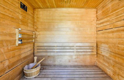 Amazing Home In Ivanska With Kitchen - Foto 5