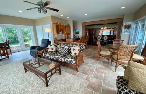 Private Beach Pool Table HUGE views gas grill - Foto 37