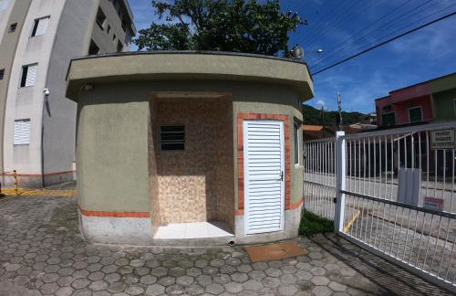 APTO PERTINHO DA PRAIA Internet 500mb e 3 Tvs 2 Quartos TV a cabo Estacionamento Tudo Perto - Foto 41