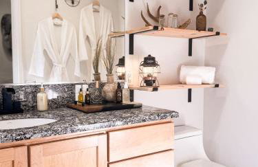 Wildland Aerie at Treehaus with Creekside Hot Tub Pets OK - Foto 49