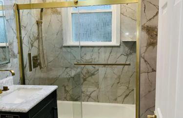 7 Large Bedrooms Art-Inspired Art House - Photo 3