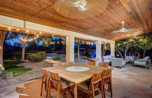 Luxury 6 BR Home Large Pool & Spa with Grassy Yard - Photo 58