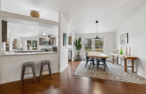 Black Moose - Pet friendly - Trailer parking - Wood stove - Single level - Photo 11