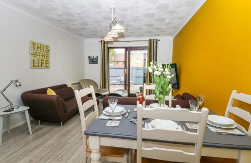 Village Retreat - Photo 5