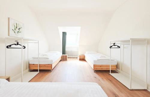 Tolstov Apartments - 3 Room Attic Apartment - Kitchen - 5 min to Messe DUS - Foto 7