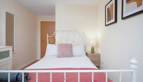 2BR Apartment with Parking Near Southside and Queens Park - Foto 4